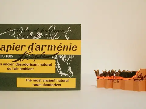Papier d'Arménie (Papier imprégné de benjoin)
