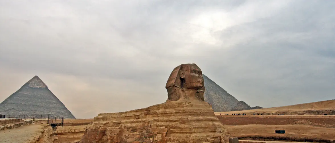 Représentation d'un sphinx, créature à corps de lion et tête humaine