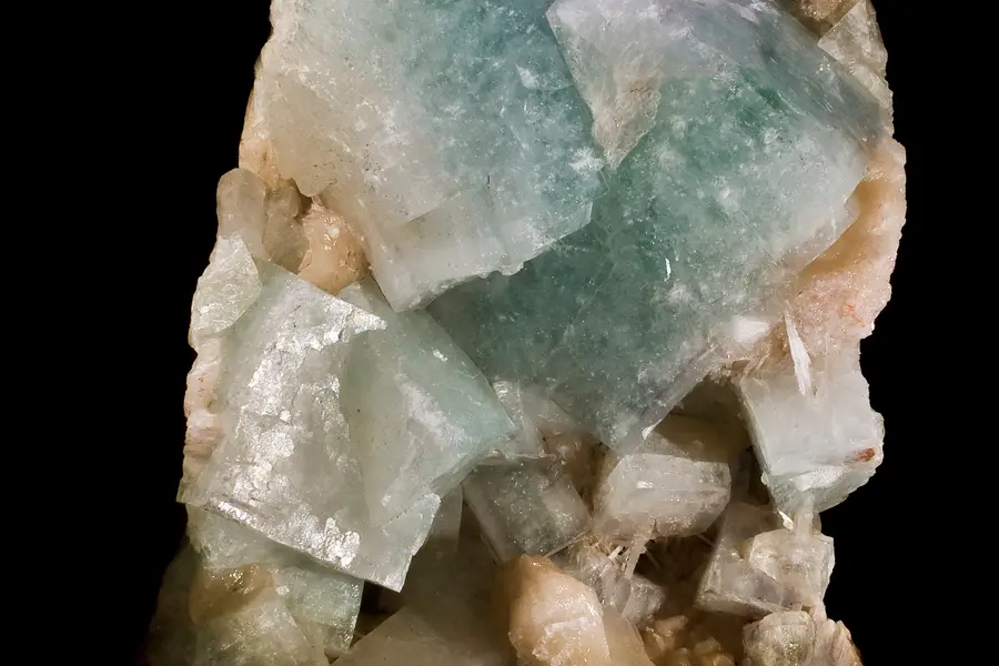 Apophyllite, incolore blanc vert pâle
