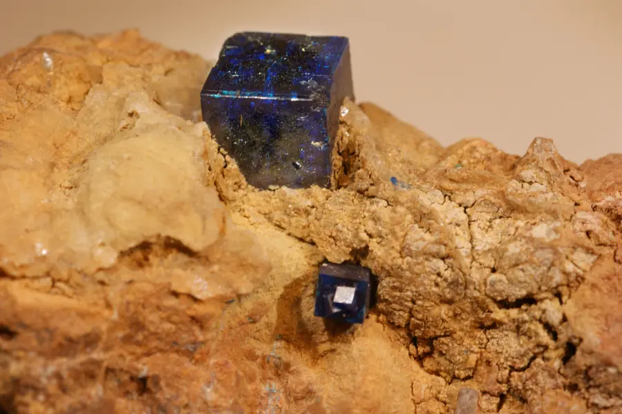 Boléite, bleu indigo bleu profond