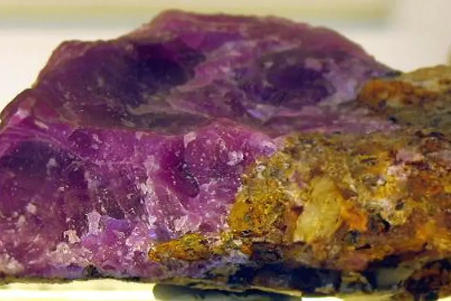 Cobaltocalcite, rose vif magenta