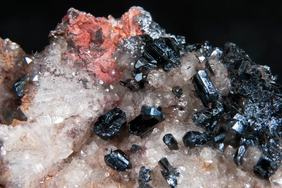 Goethite, brun brun-jaune noir