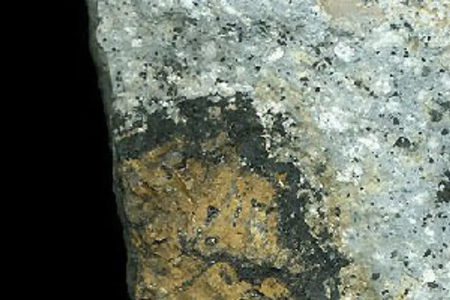 Hypersthène, noir brun-bronze gris chatoyant