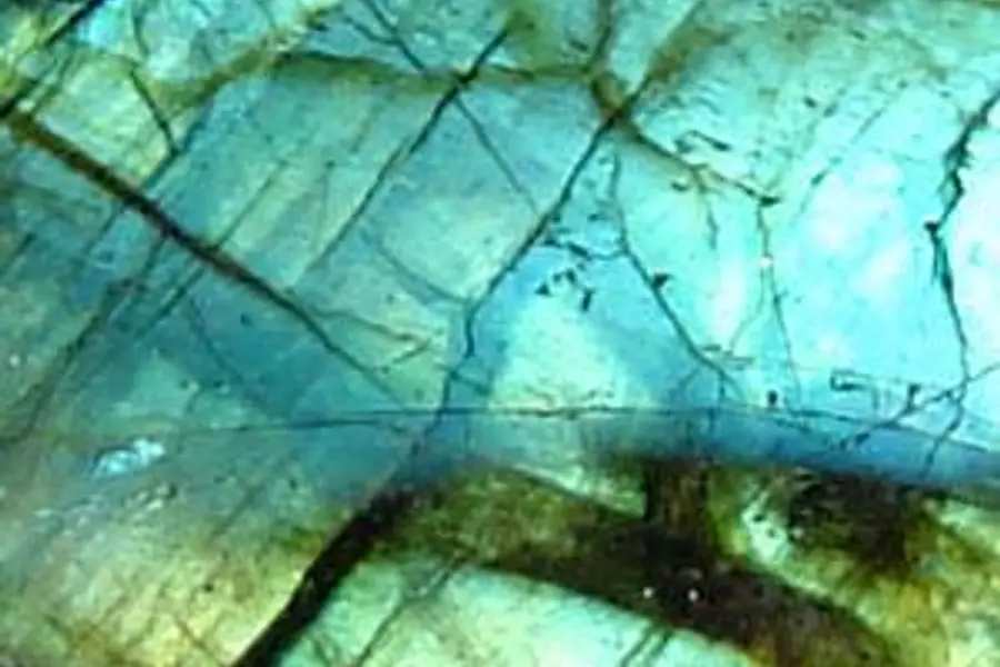 Labradorite aux reflets bleus