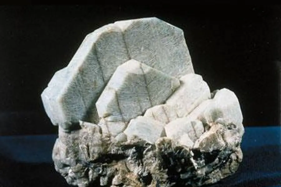 Microcline, blanc crème vert