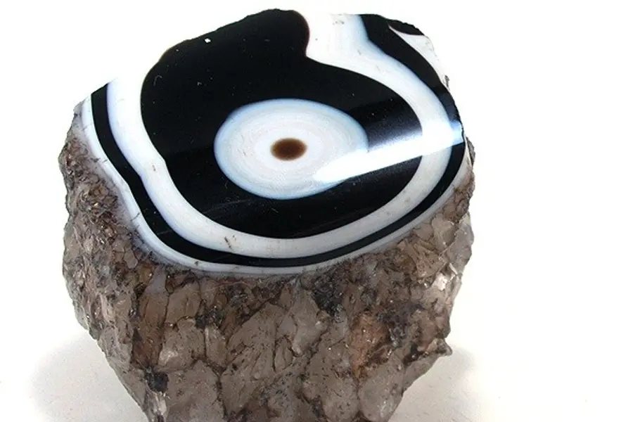Onyx noir poli