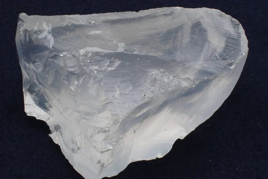 Pétalite, incolore rose gris