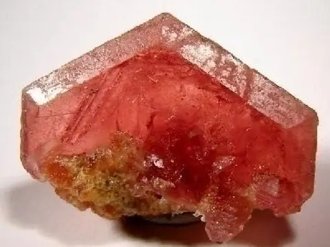 Pezzottaïte