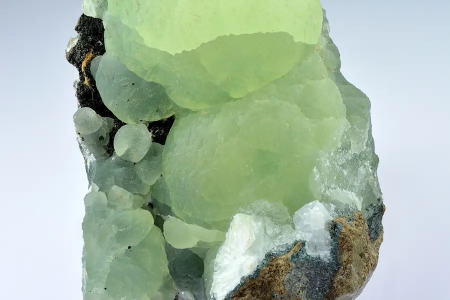 Préhnite, vert pâle jaune-vert