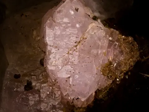 Quartz rose, l'une des pierres idéales pour débuter