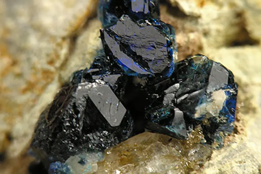 Scorzalite, bleu foncé bleu-vert