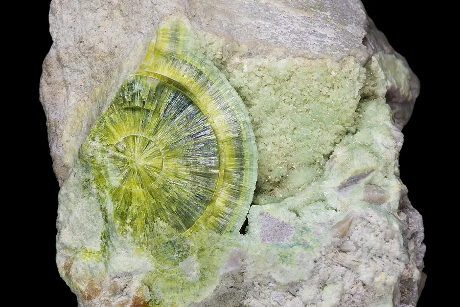 Wavellite, vert vert-jaune brun