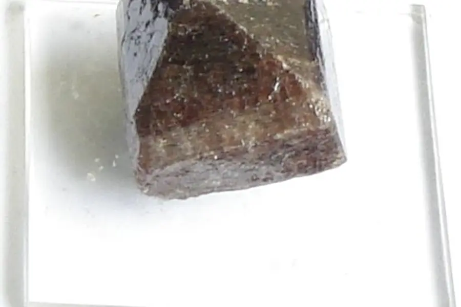 Zircon, incolore bleu brun rouge