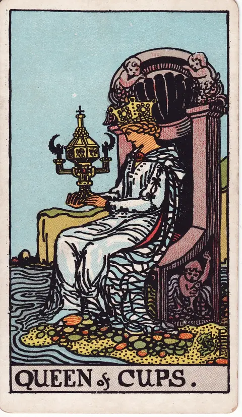Carte Reine de Coupes du tarot